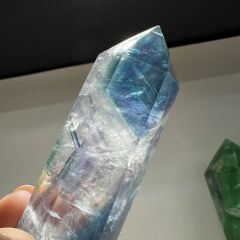 厂家直供天然水晶六棱单尖柱多种材质水晶原石打磨工艺品摆件